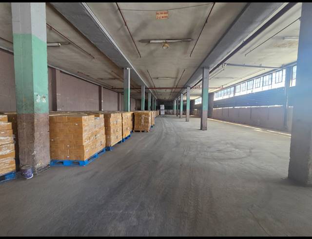 7,600M² WAREHOUSE FOR SALE IN JACOBS
